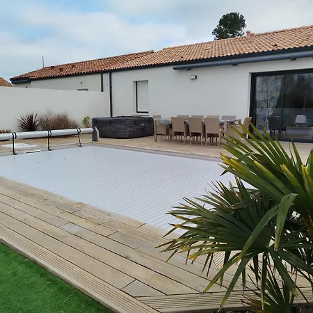 Hébergement de vacances Charmante Maison Happyweek Jean De Monts, 8 Pers à 2km De La Mer, Avec Piscine Et Jacuzzi *