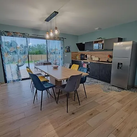 Charmante Maison Happyweek Jean De Monts, 8 Pers à 2km De La Mer, Avec Piscine Et Jacuzzi Casa vacanze *