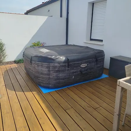 Charmante Maison Happyweek Jean De Monts, 8 Pers à 2km De La Mer, Avec Piscine Et Jacuzzi Casa vacanze